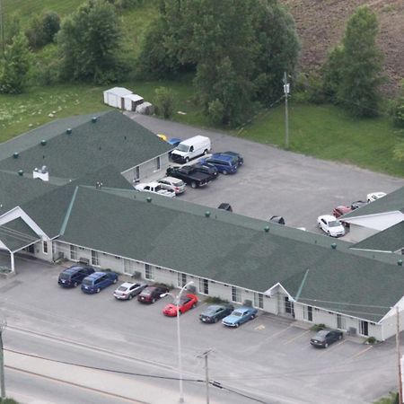 Motel Les Pignons Verts Buckingham Eksteriør bilde