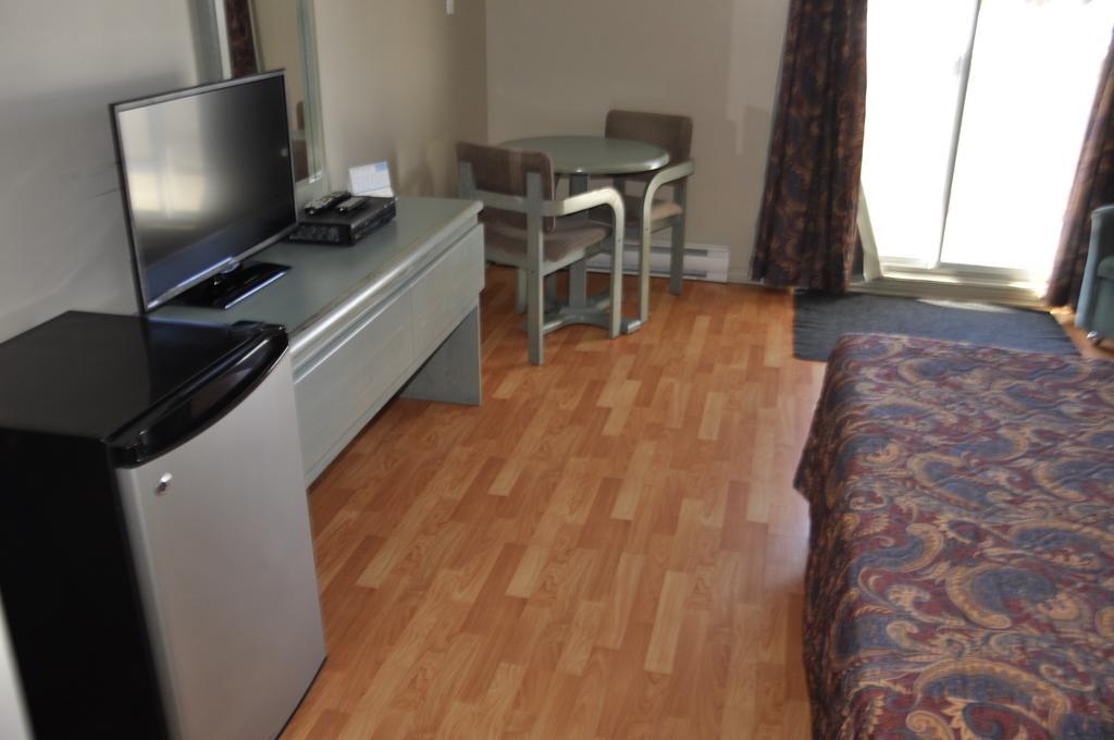 Motel Les Pignons Verts Buckingham Rom bilde