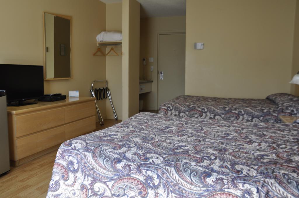 Motel Les Pignons Verts Buckingham Rom bilde